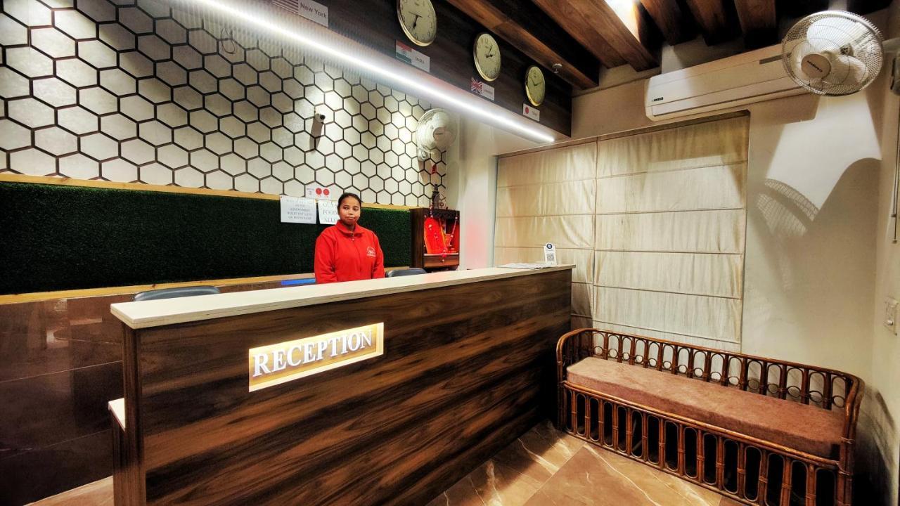 Hotel 21 Next To Chd Railway Station Chandigarh Exterior photo